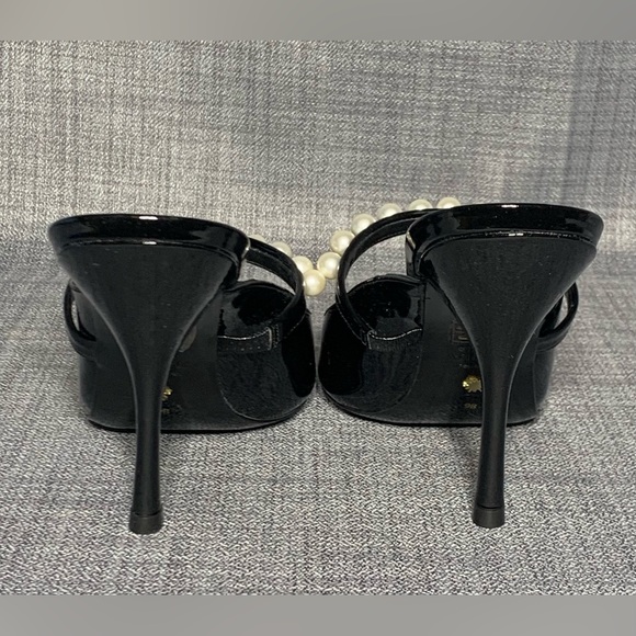 Stuart Weitzman Goldie 100 Women's Black Patent Leather Pearl Pump Mule Size 9 - Picture 5 of 8